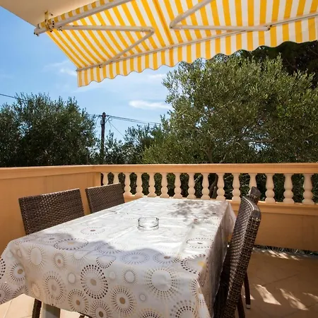 Apartment With A Parking Space Barbat, Rab - 16245 *