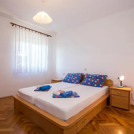 With A Parking Space Barbat, Rab - 16245 Apartment Barbat na Rabu