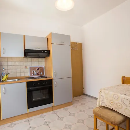 Apartment With A Parking Space Barbat, Rab - 16245