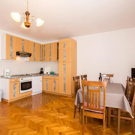 Apartment With A Parking Space Barbat, Rab - 16245