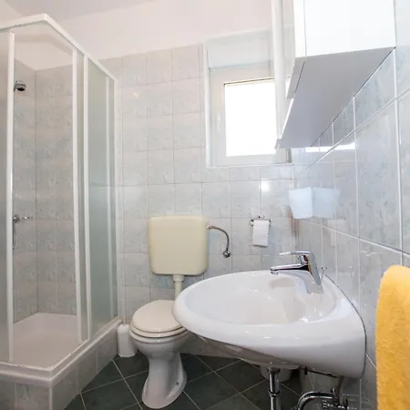 Apartment With A Parking Space Barbat, Rab - 16245 *