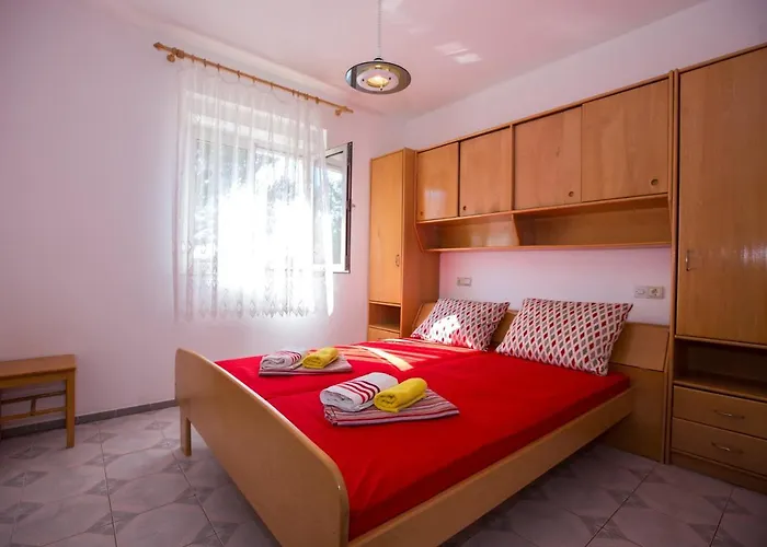 Appartamento With Parking Space Barbat - Rab - 16245 *