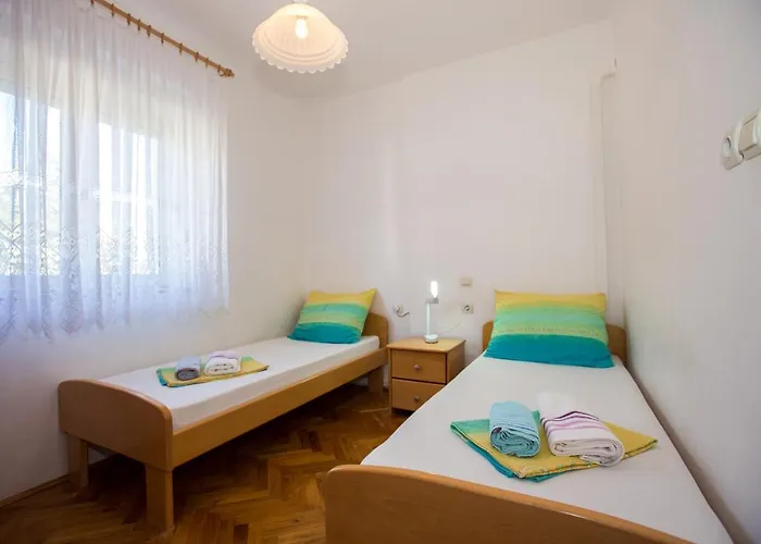With Parking Space Barbat - Rab - 16245 Appartamento *